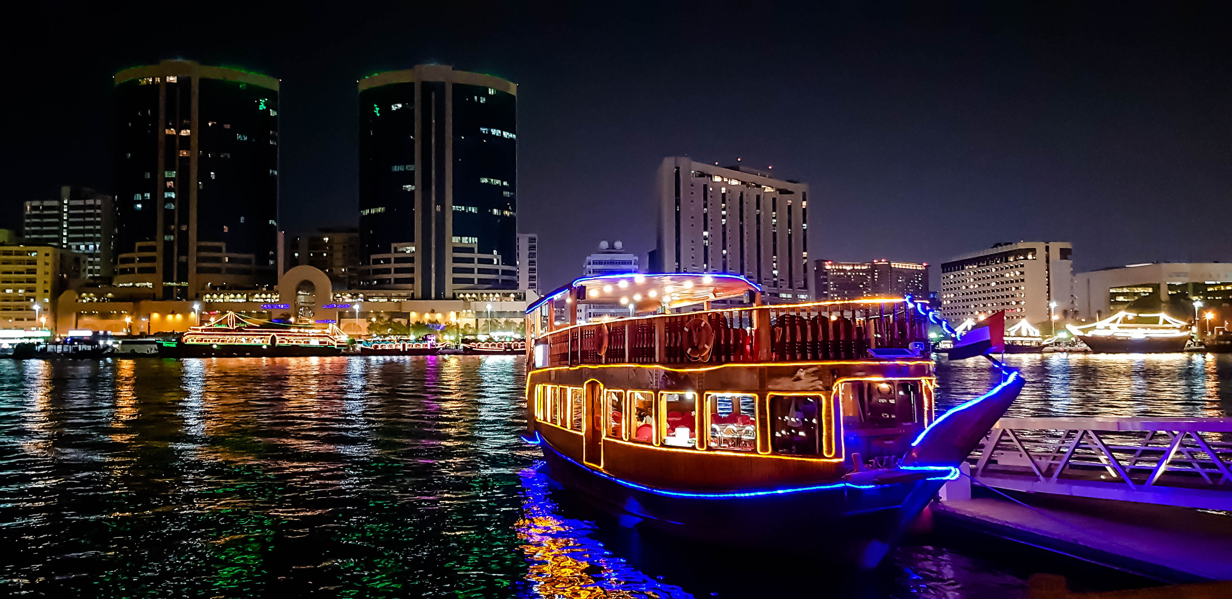 Romantic Dinner Cruises in Dubai 