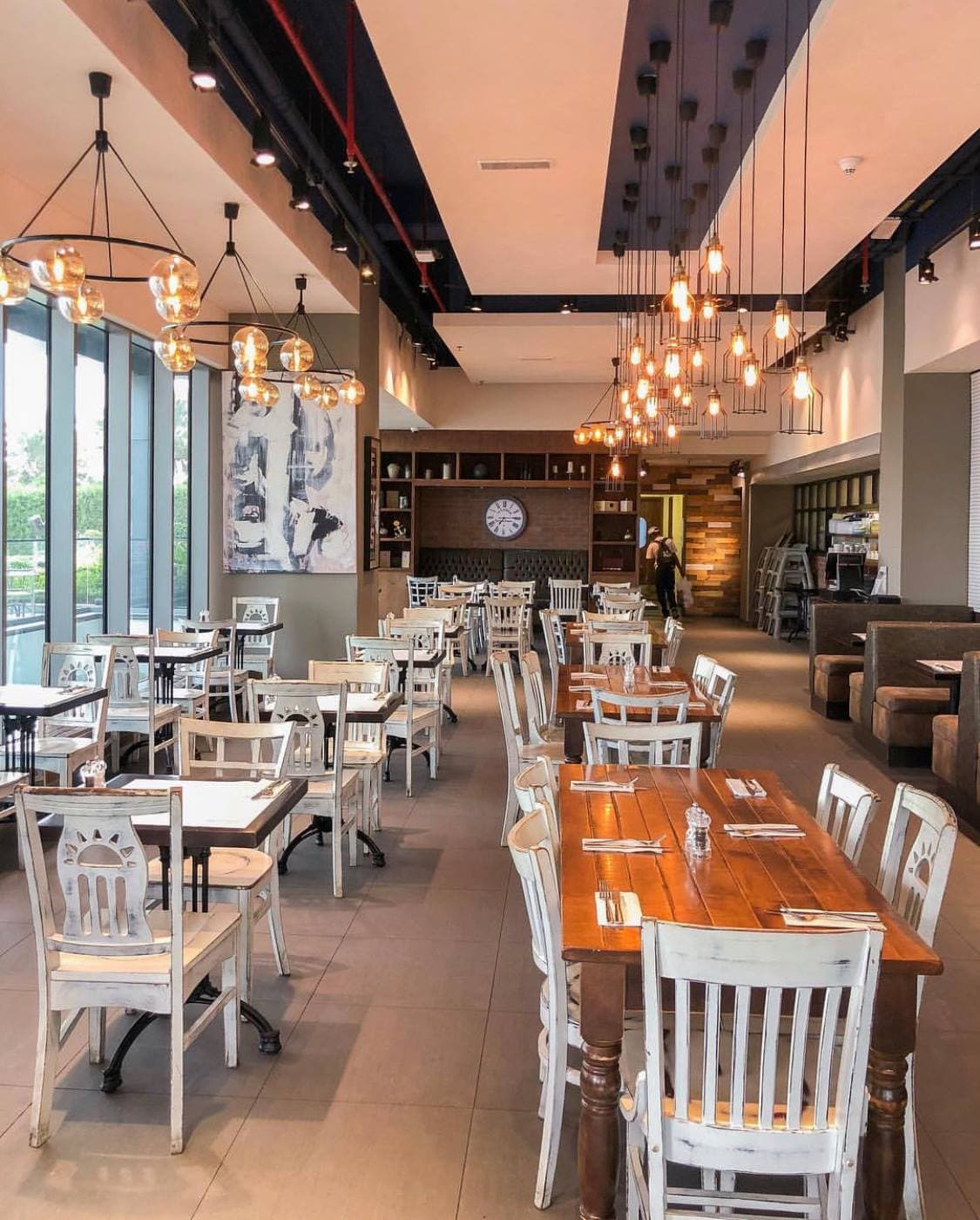 10 Best Breakfast Places in Dubai You Must Try!