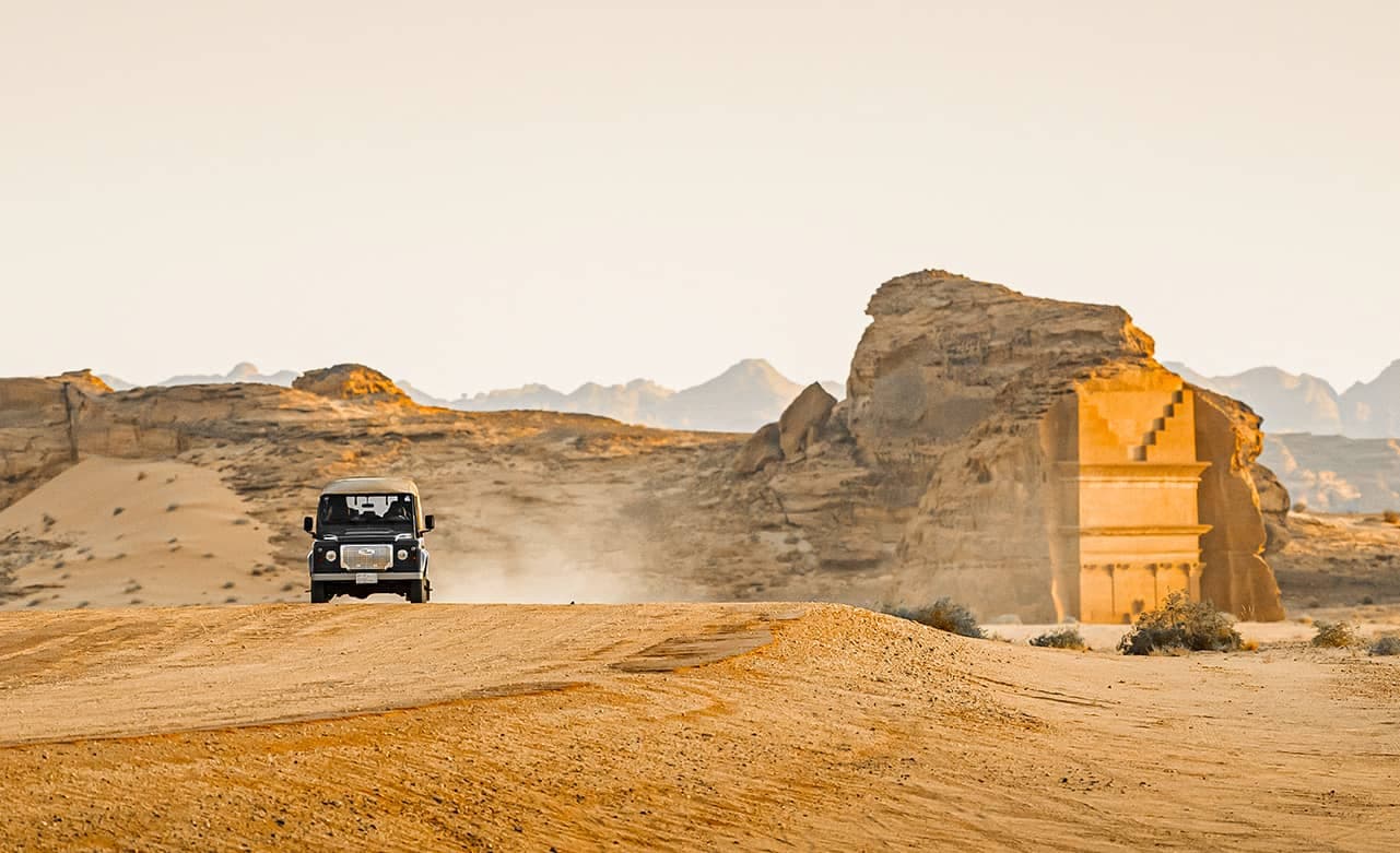 Vintage Land Rover Hegra Day Tour