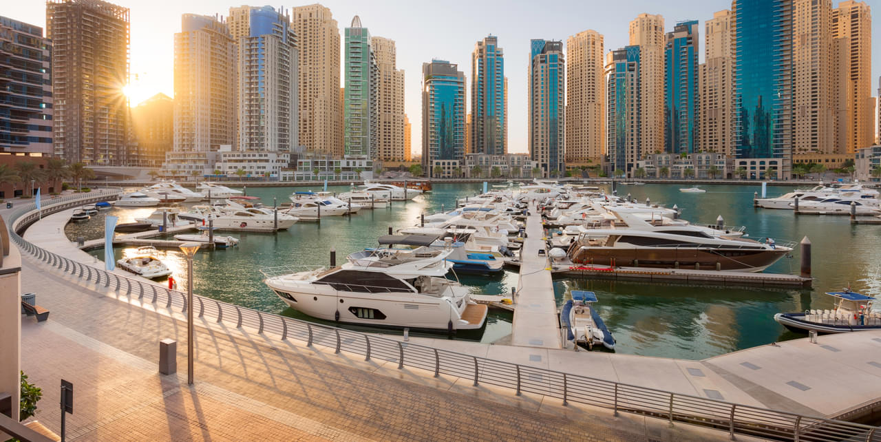 Sult Bi pouch Dubai Marina Walk Guide: Checkout How to Spend a Day Here?