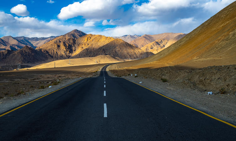 Srinagar Leh Highway in December