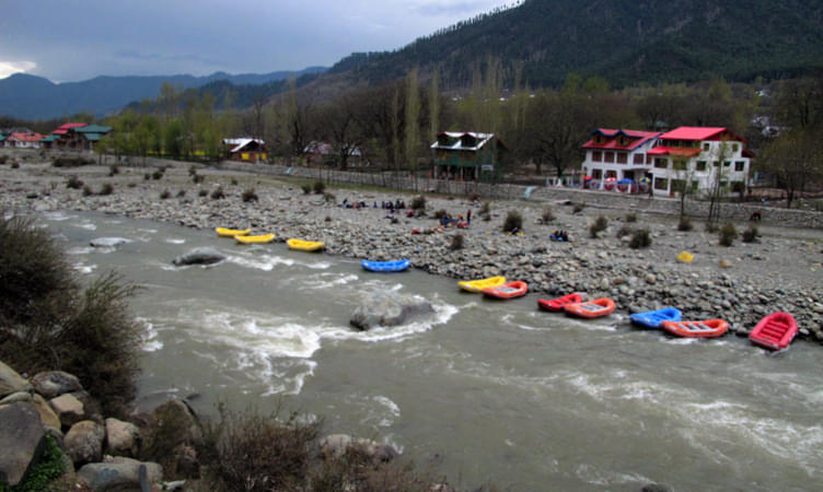 Go for Pahalgam River Rafting