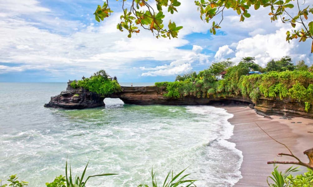 Batu Bolong Beach