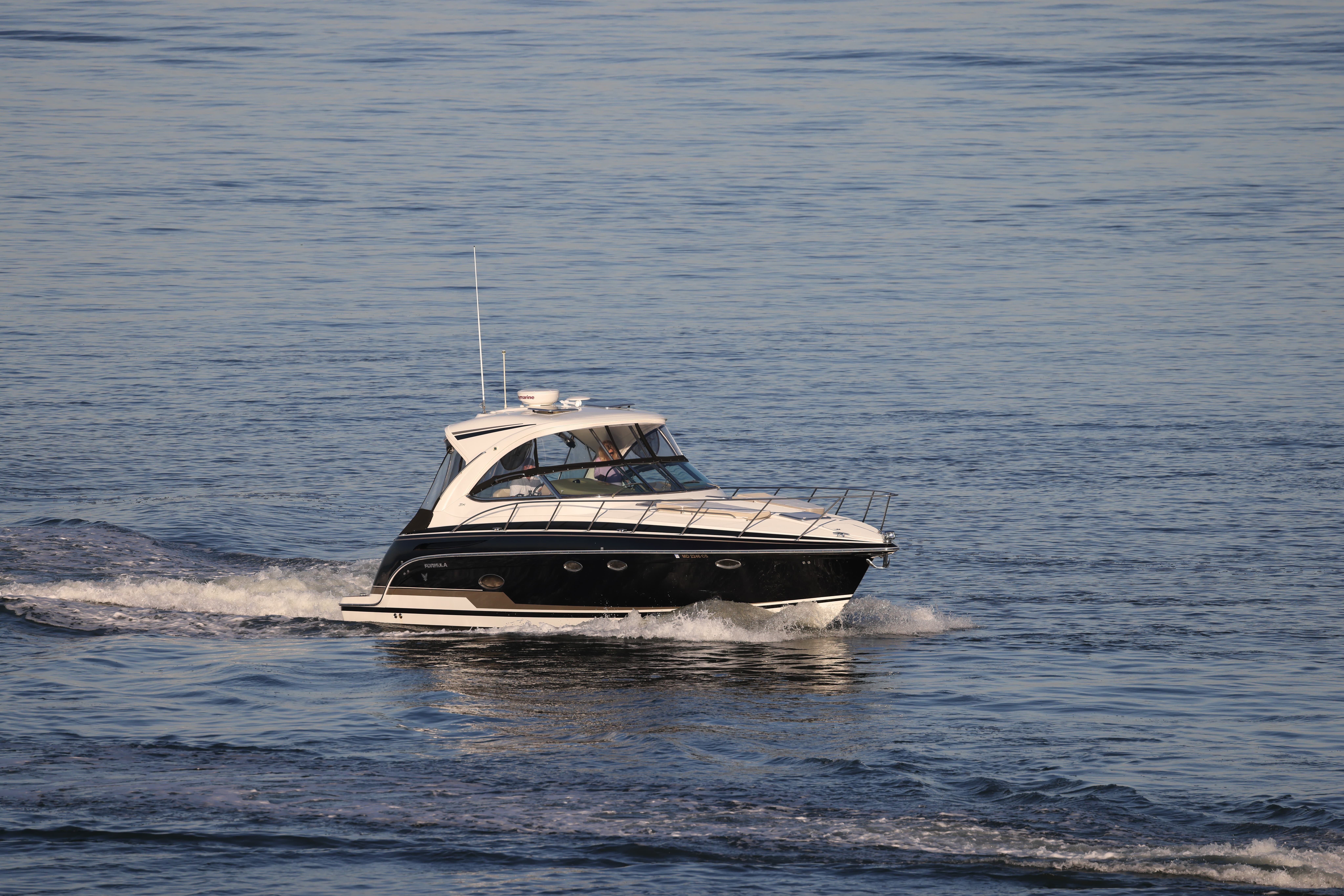 Yacht 37 Feet