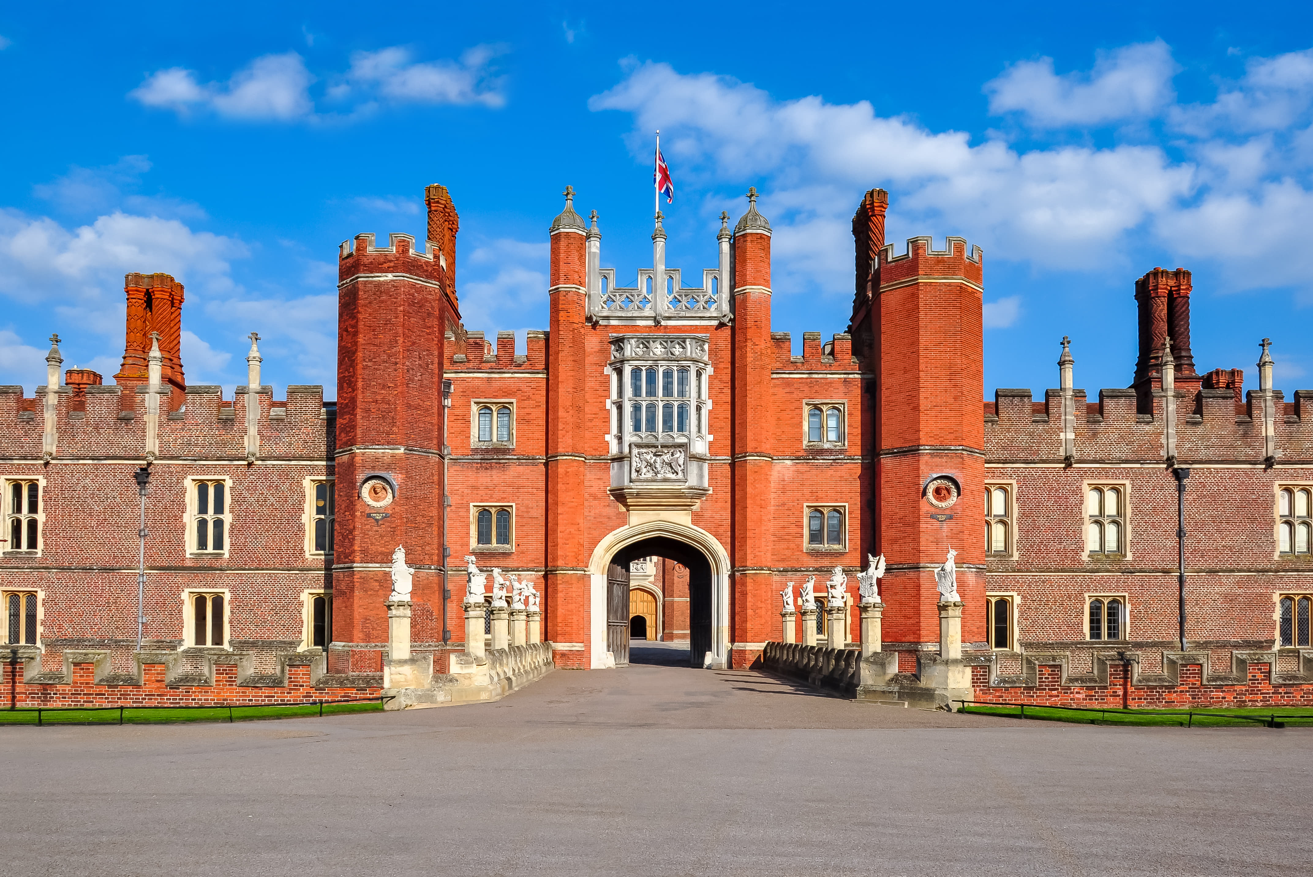 Visit Hampton Court Palace