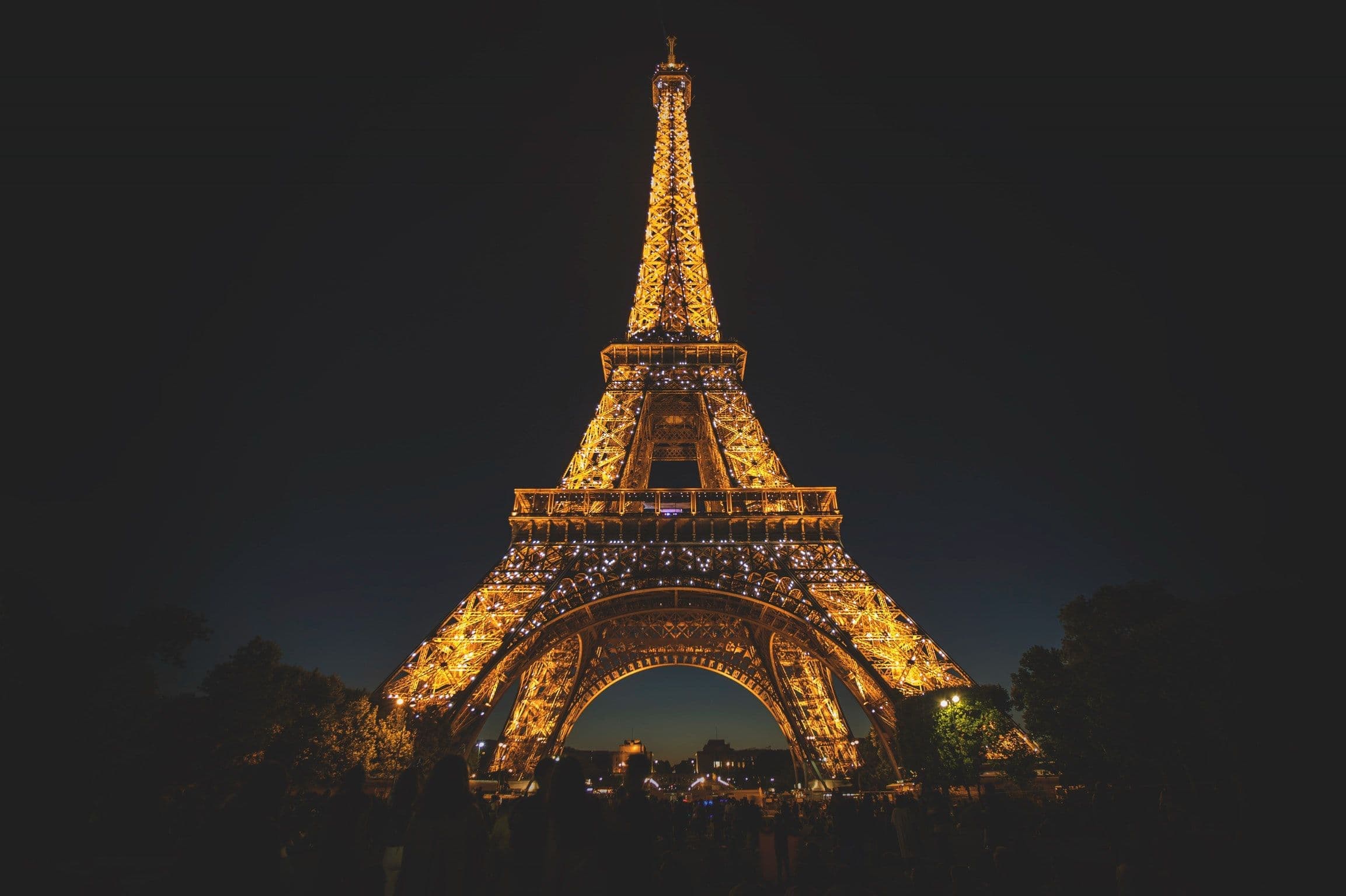 Watch The Eiffel Tower Light Show