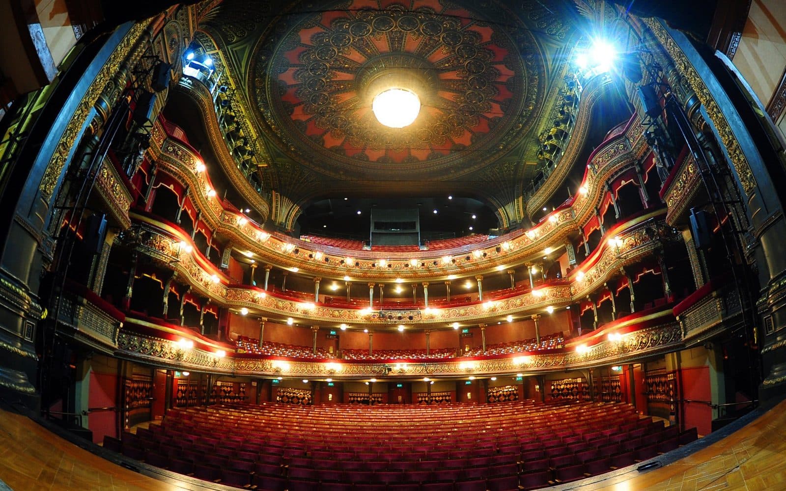 Watch Shows At Leeds Grand Theatre