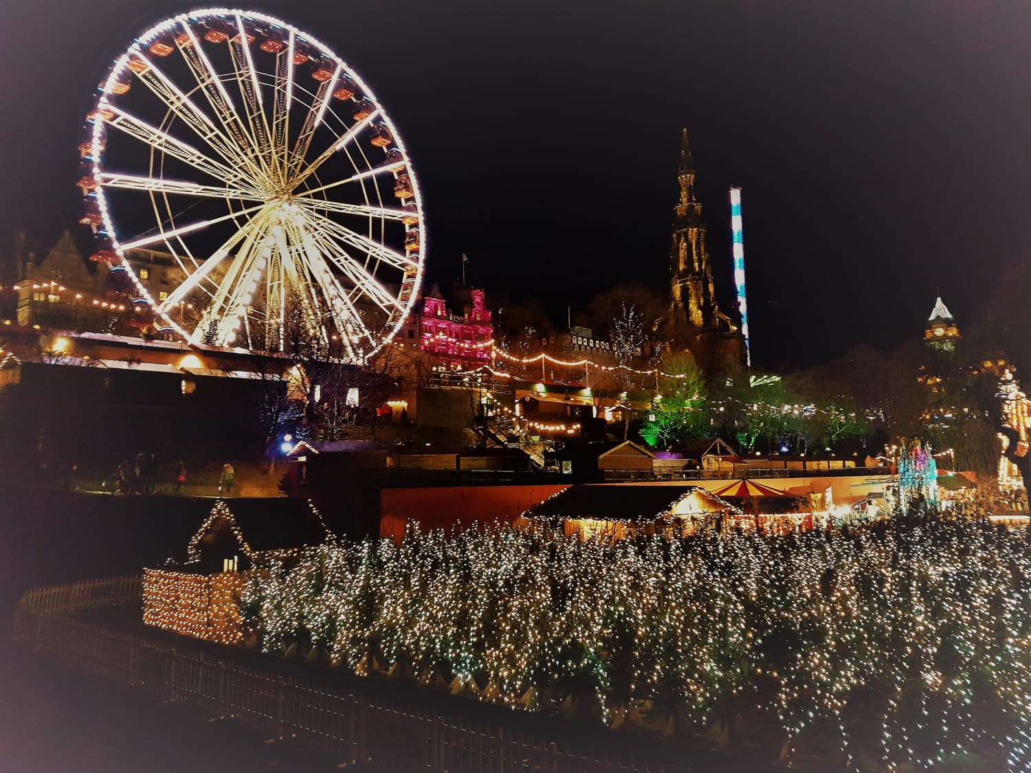 10 Things To Do In Edinburgh At Christmas | Get Upto 40% Off