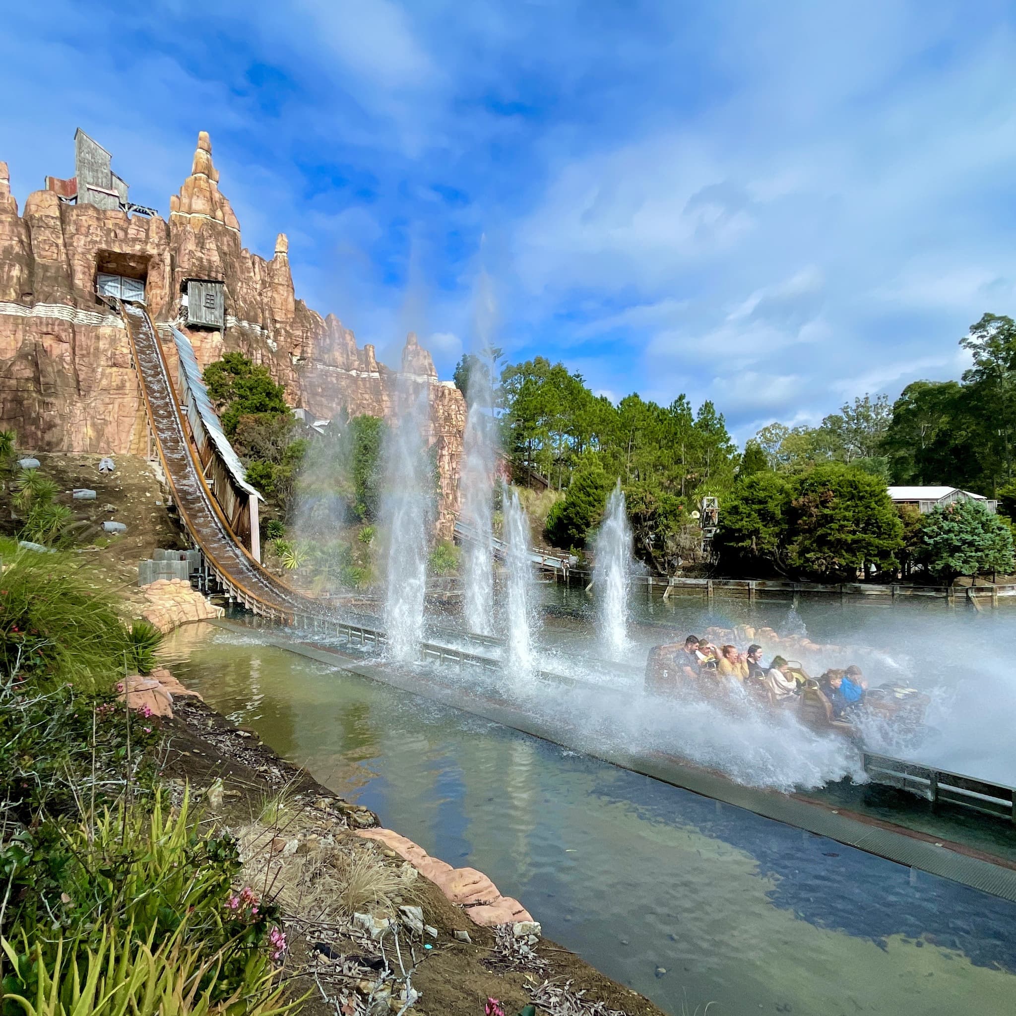 10 Warner Bros Movie World Rides