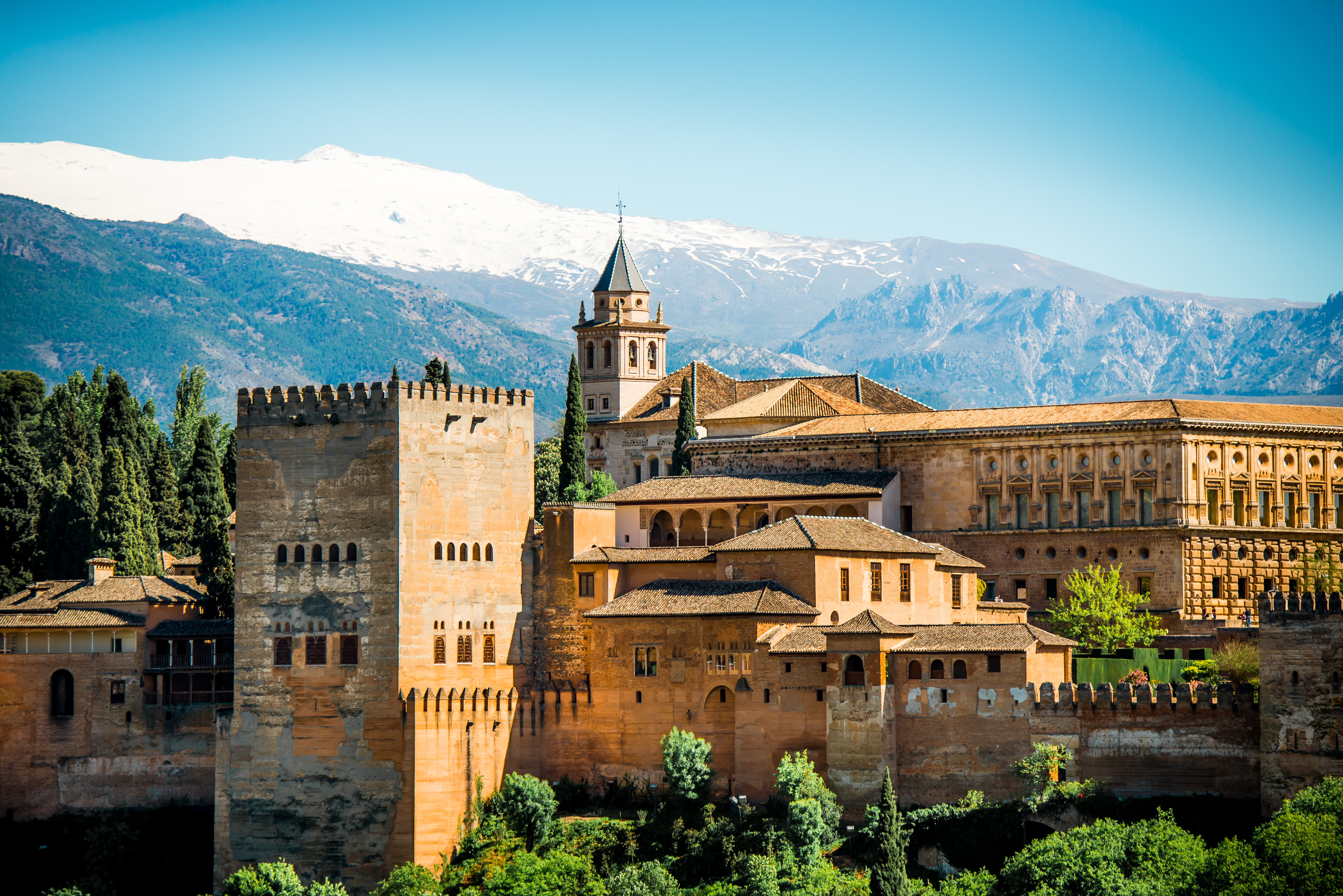 15 Historical Places in Granada That Will Leave You Spellbound!