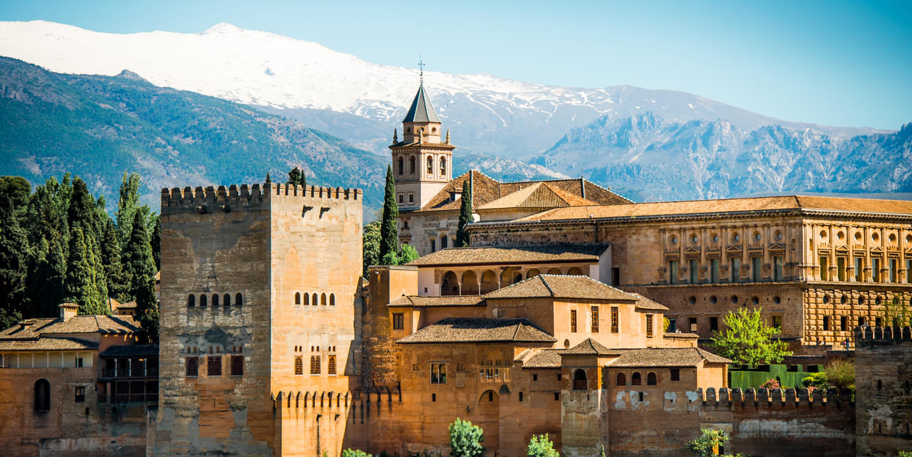 15 Historical Places in Granada That Will Leave You Spellbound!