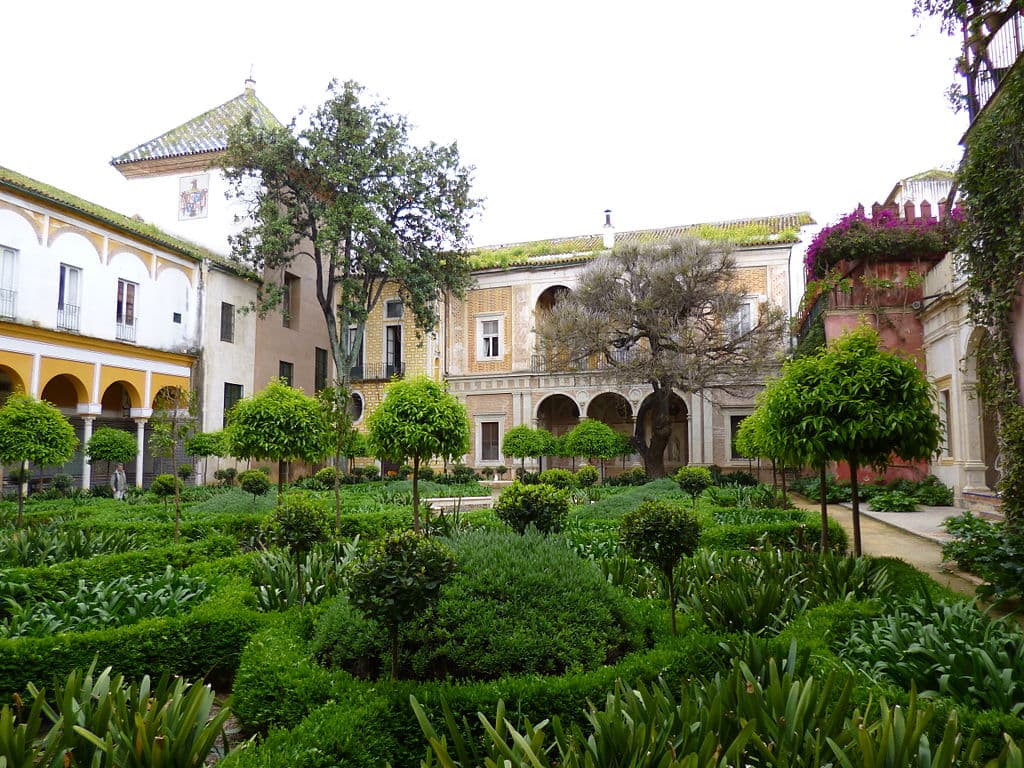 See The Stunning Casa de Pilatos