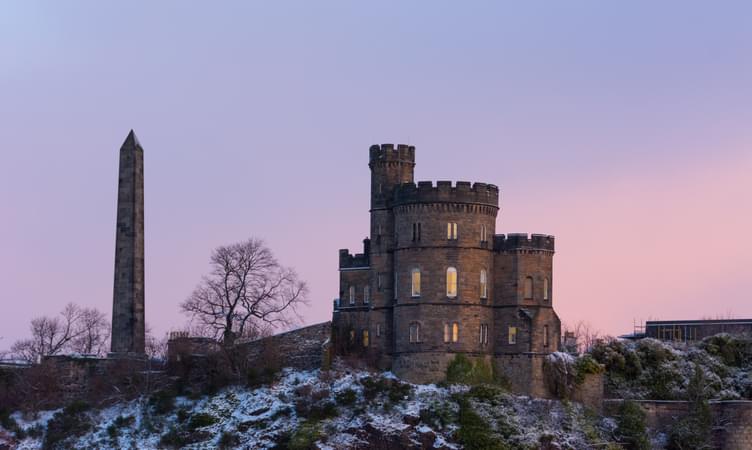 Enjoy The Snowy Scenery Of Edinburgh Castle