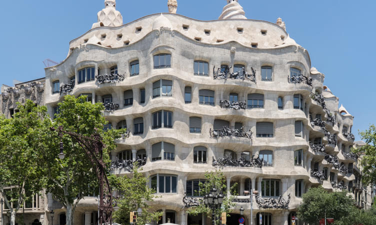 Immerse In The Curves Of Casa Mila