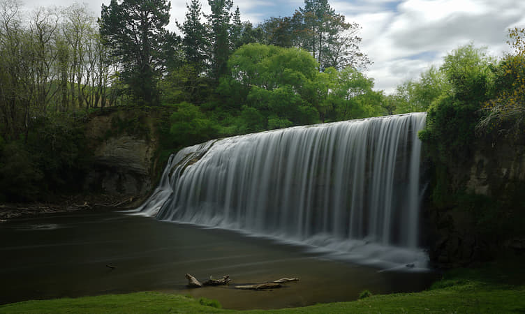 Top 10 Stunning Waterfalls in New Zealand