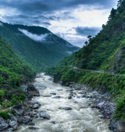 10 Most Famous Rivers in Uttarakhand to Visit in {{year}}