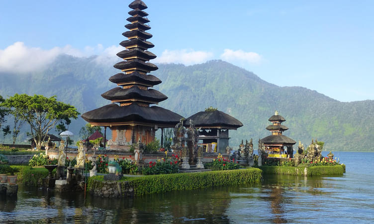 Bali Itinerary 7 days | Day 5 - Ulun Danu Beratan + Jatiluwah Rice Terraces