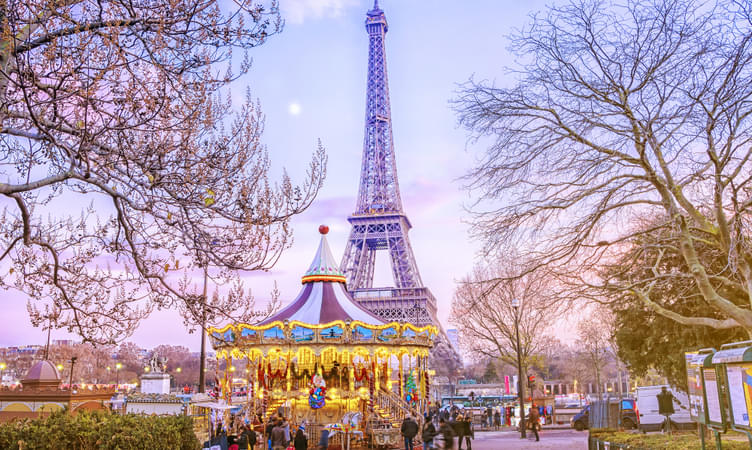 Wander Through The Attractions Of Paris