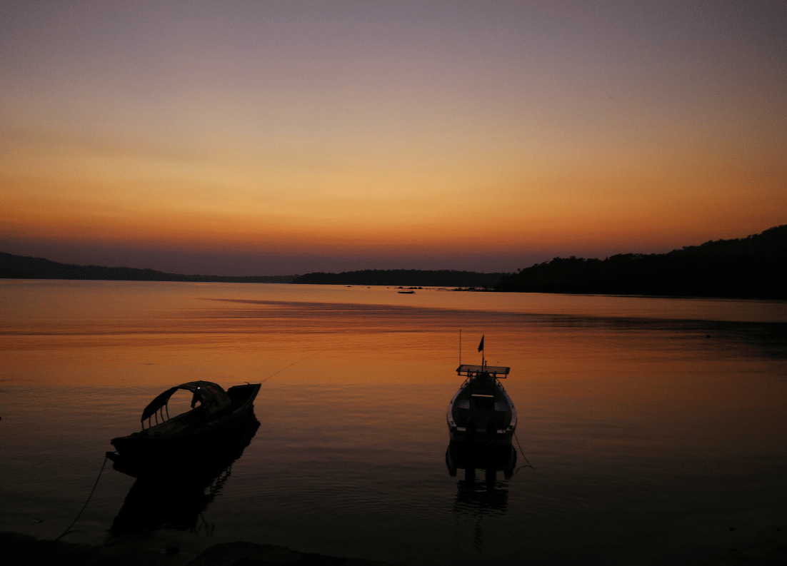 Enjoy the Sunset at Chidiya Tapu