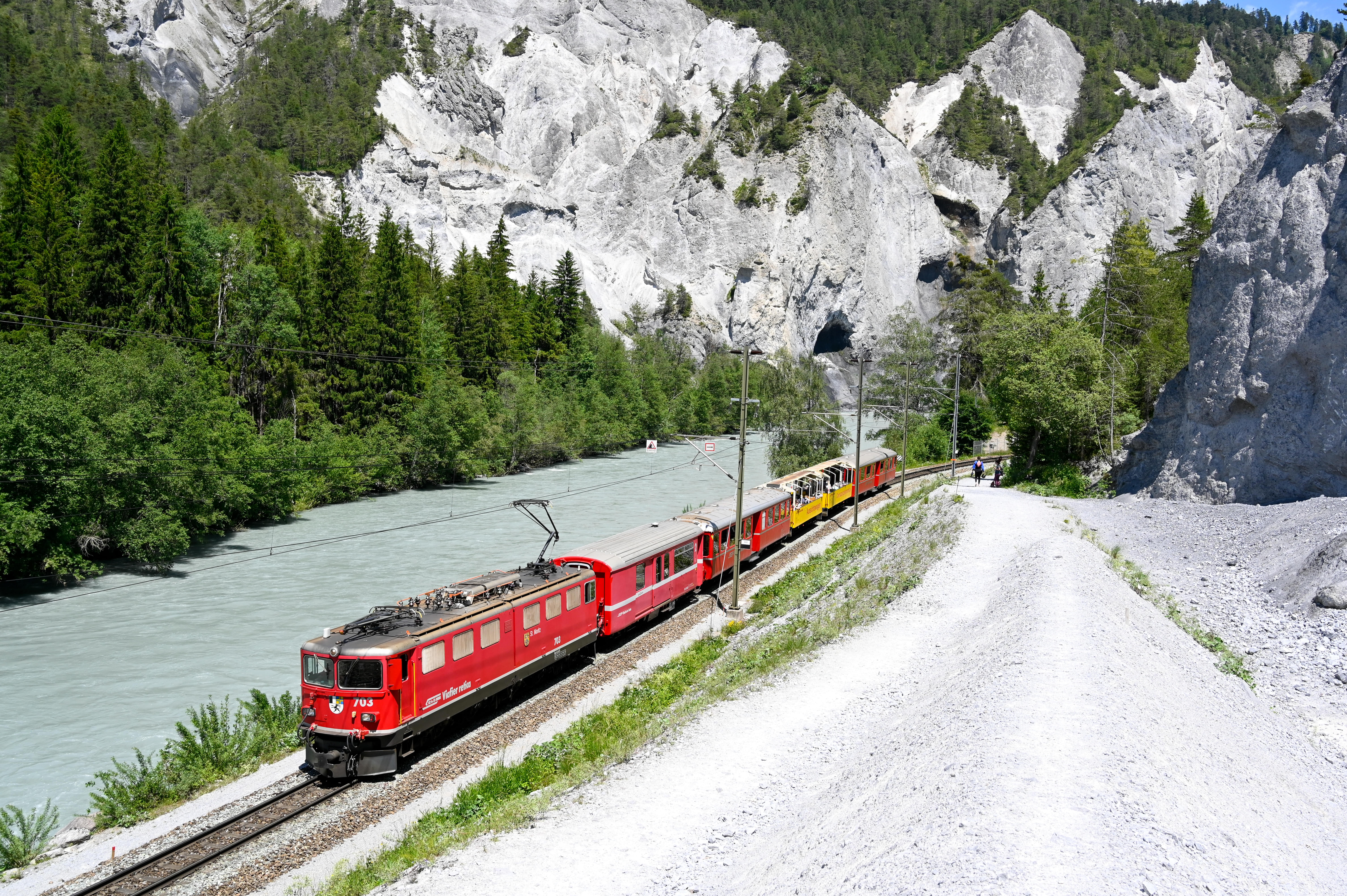 10 Train Rides in Switzerland That You Must Experience!