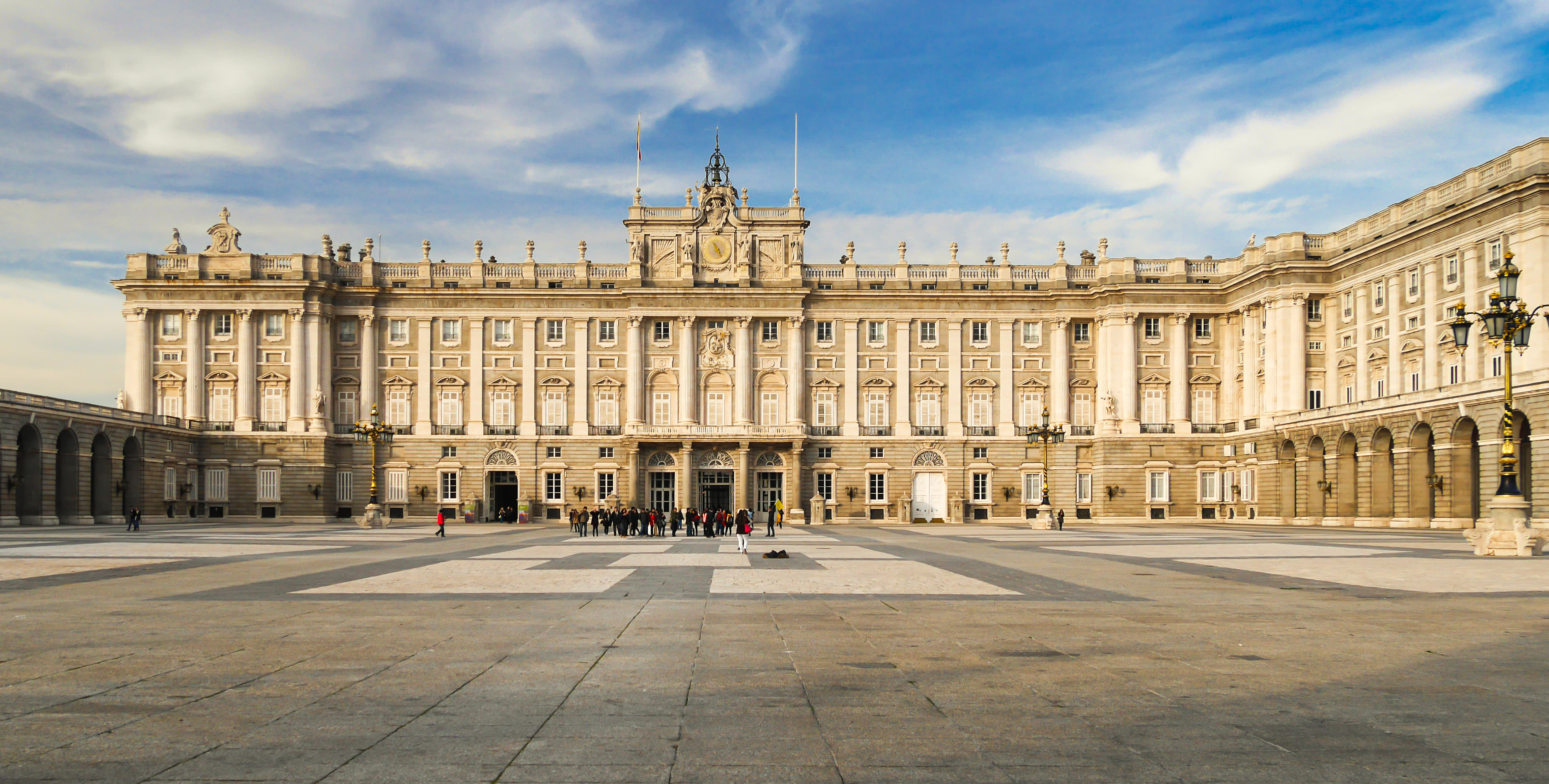 10 Top Things To Do Inside The Royal Palace Of Madrid!