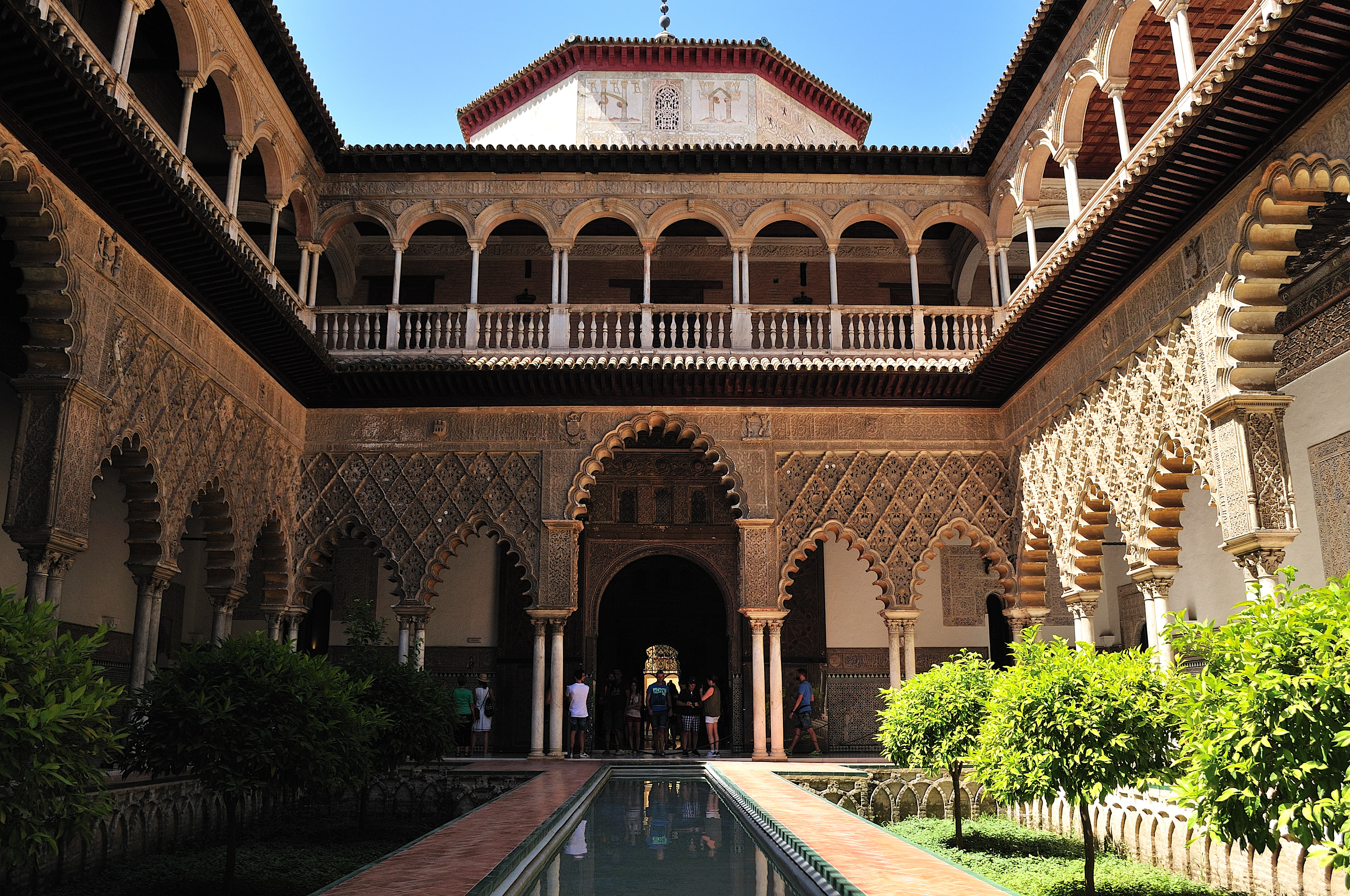 10 Top Things To Do Inside The Royal Alcazar Of Seville!