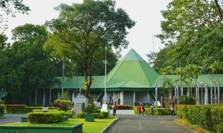 Everyone Speaks English