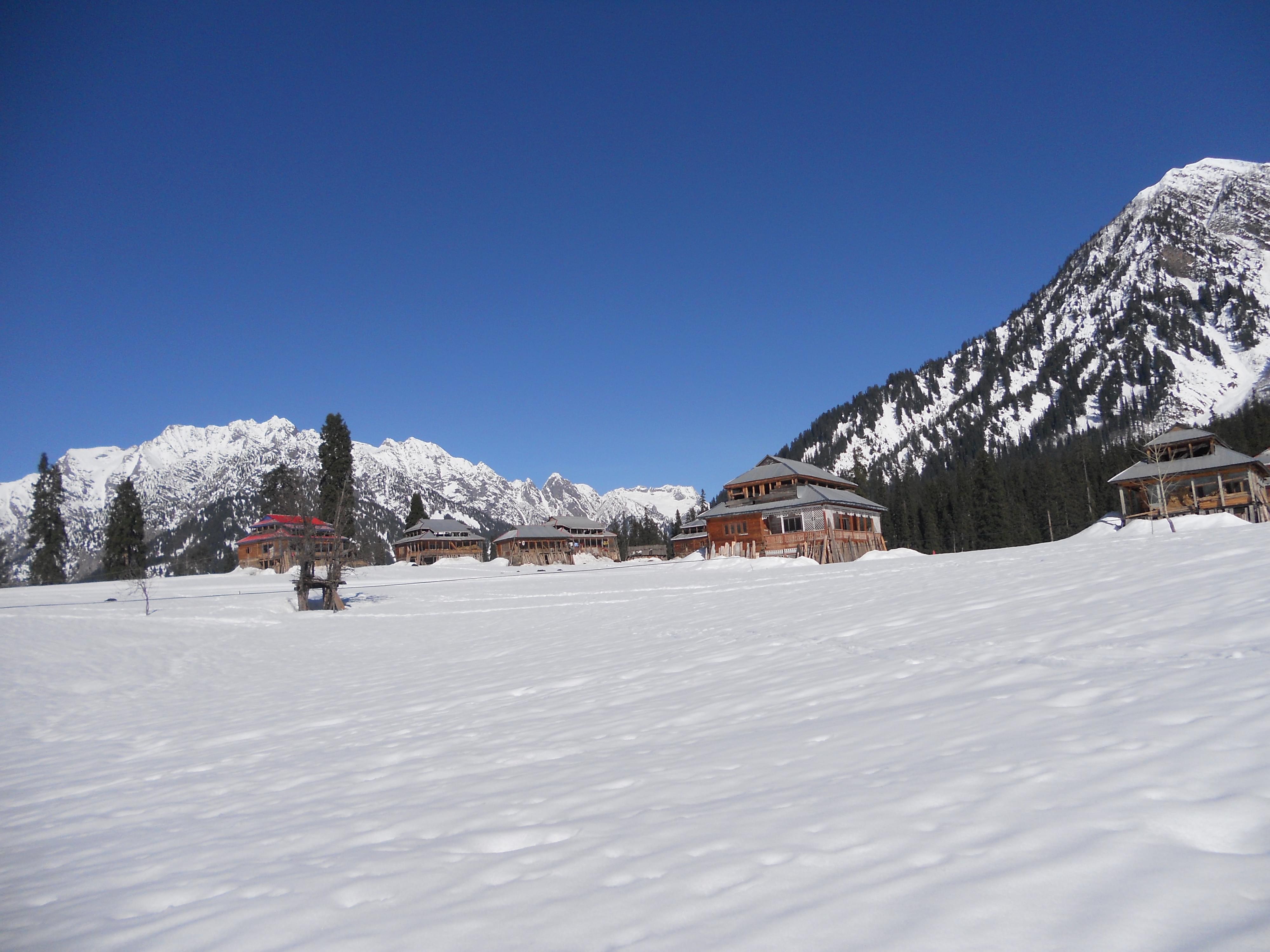 Kashmir in Winter: Explore Places, Things to Do & Travel Guide