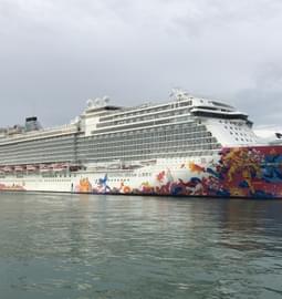 Genting Dream Cruise: Book Genting Dream Cruise Packages @ 30% OFF