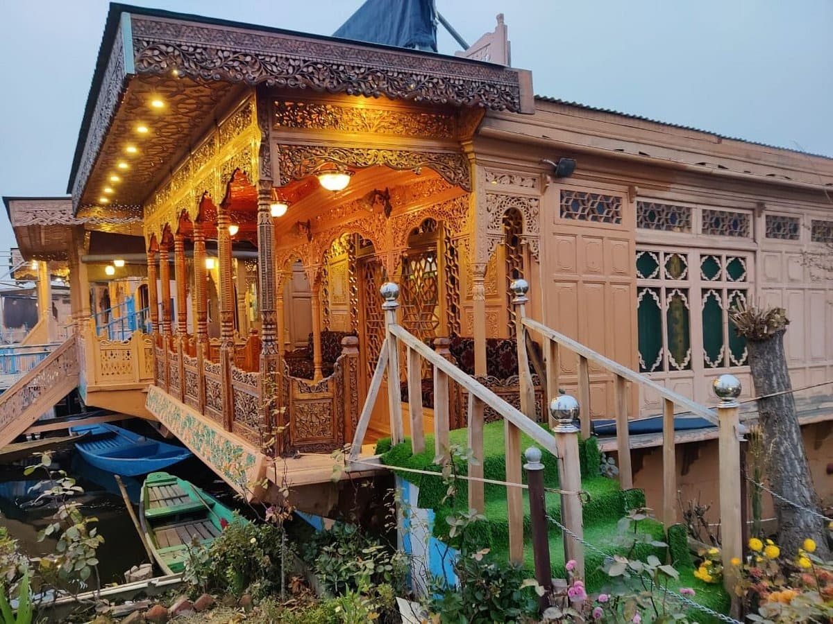 Badyari Palace Houseboat