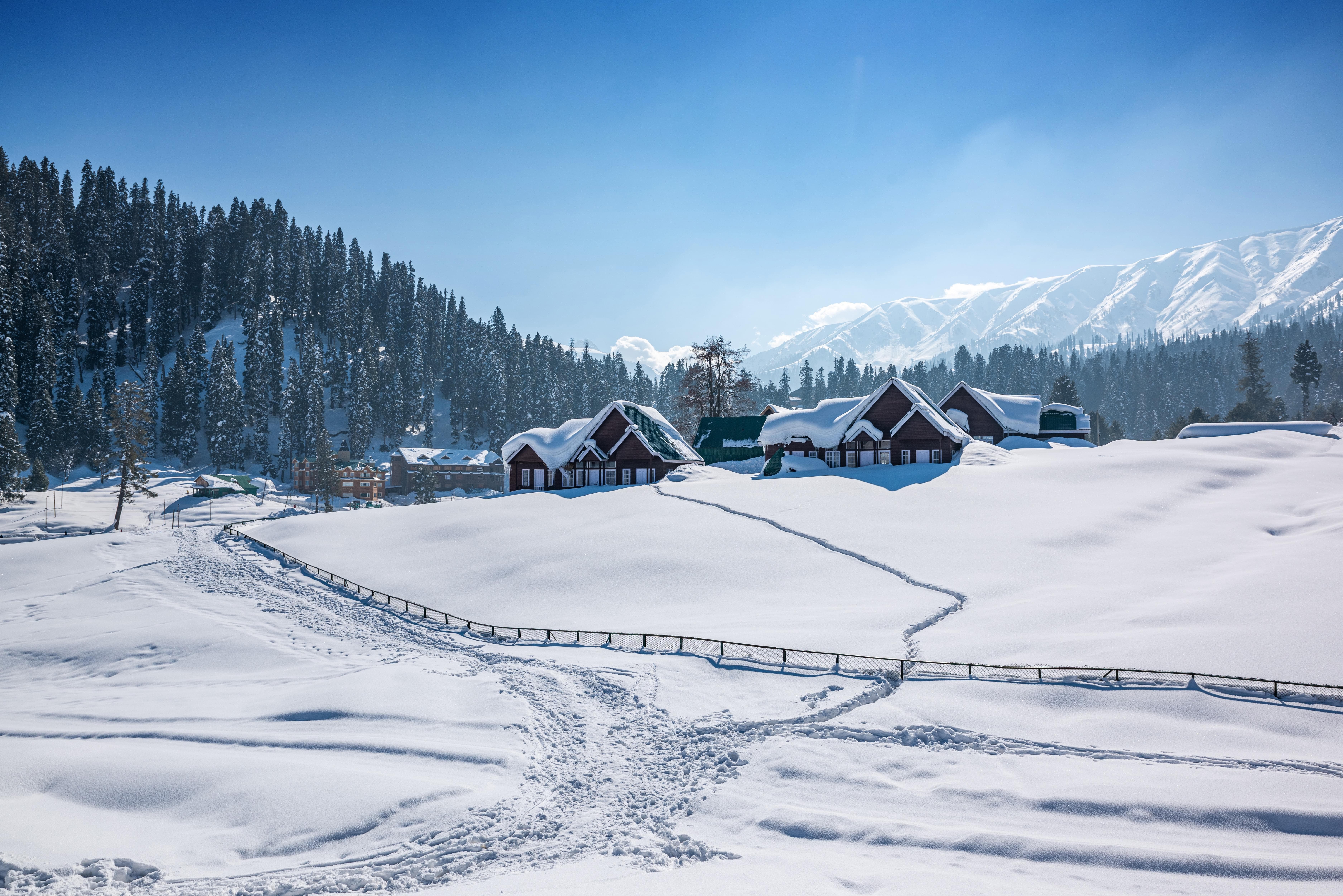 Gulmarg in April: Weather, What to Pack & Things to do