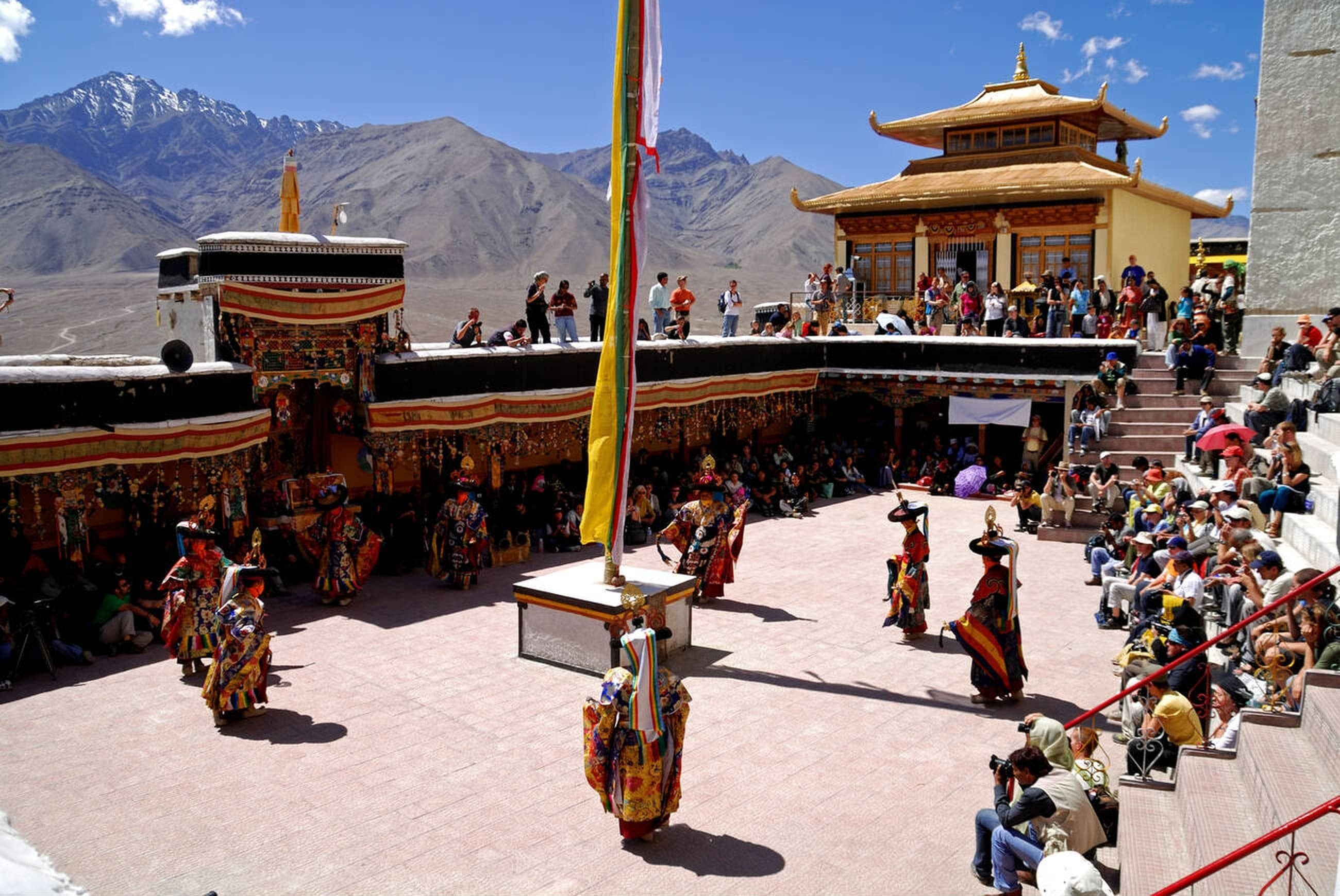 10 Festivals in Jammu & Kashmir to Experience in {{year}}!