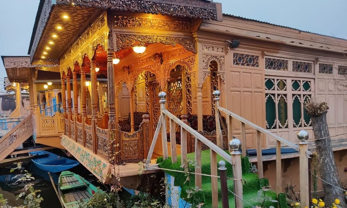 Badyari Palace Houseboat