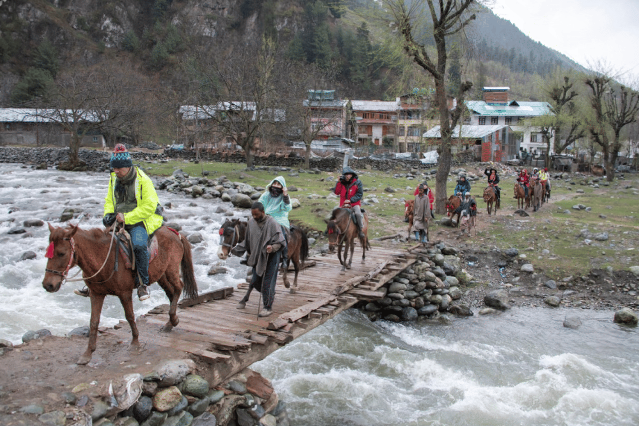 Pony Ride To Tulian Lake Base