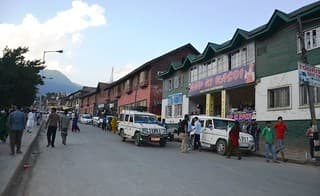 Shopping in Pahalgam Market