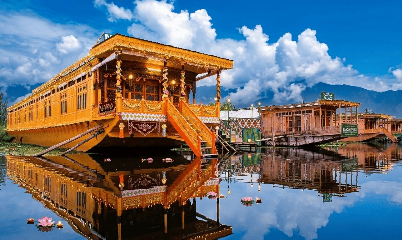 10 Luxury & Budget Houseboats in Srinagar You Must Stay In!
