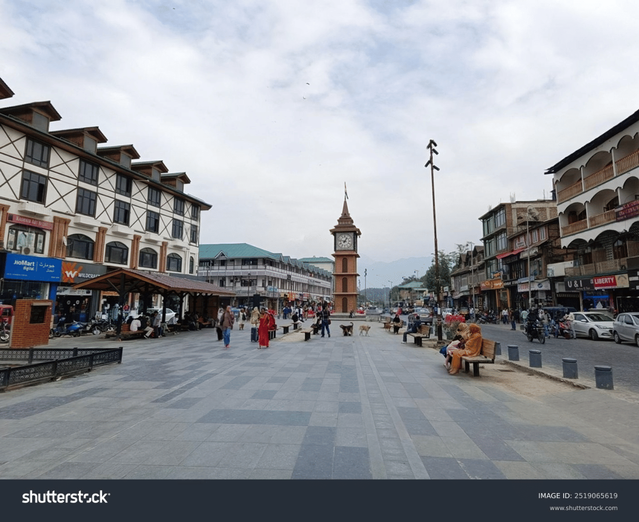 Shopping in Lal Chowk and Floating Markets