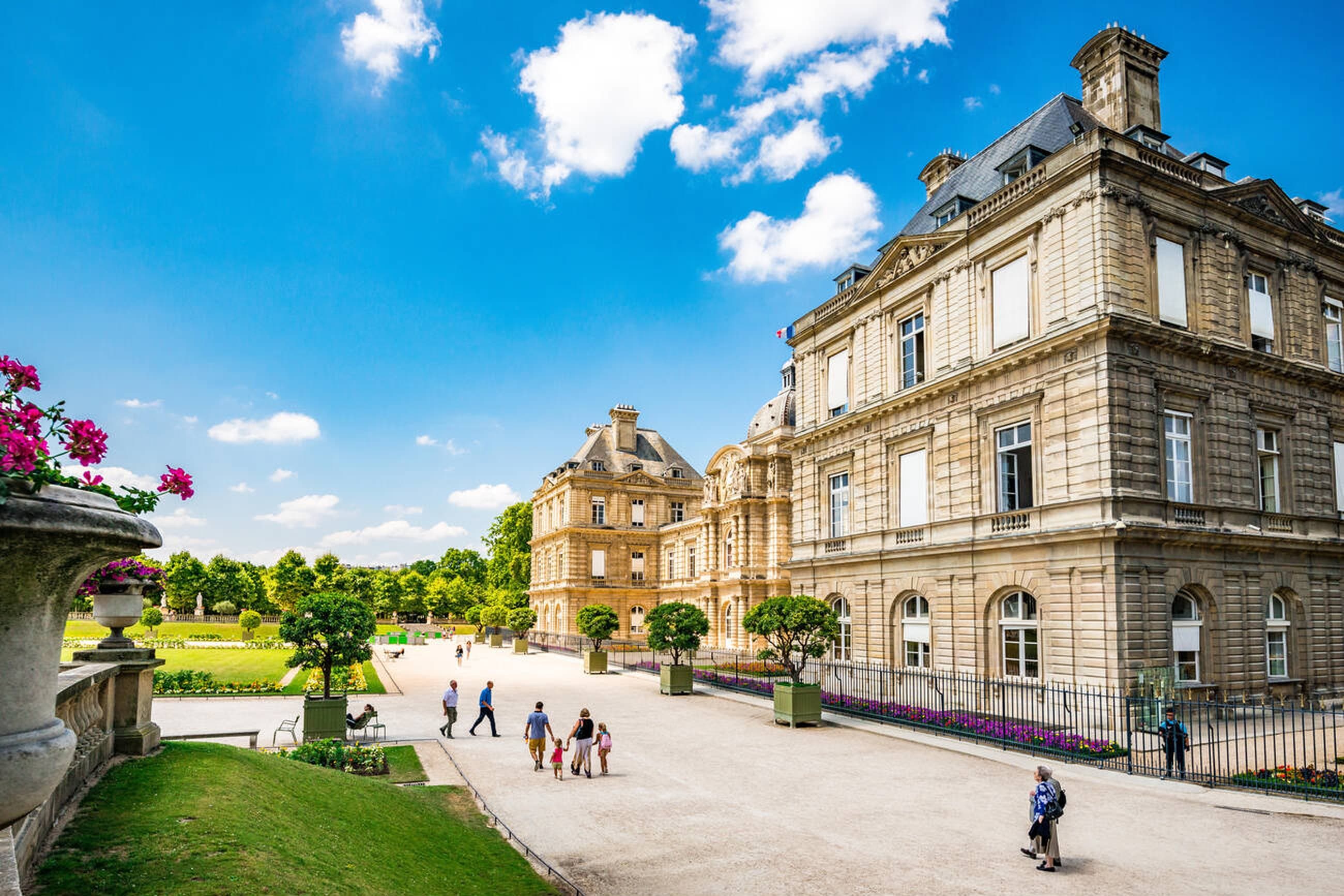 Take A Stroll At Luxembourg Gardens