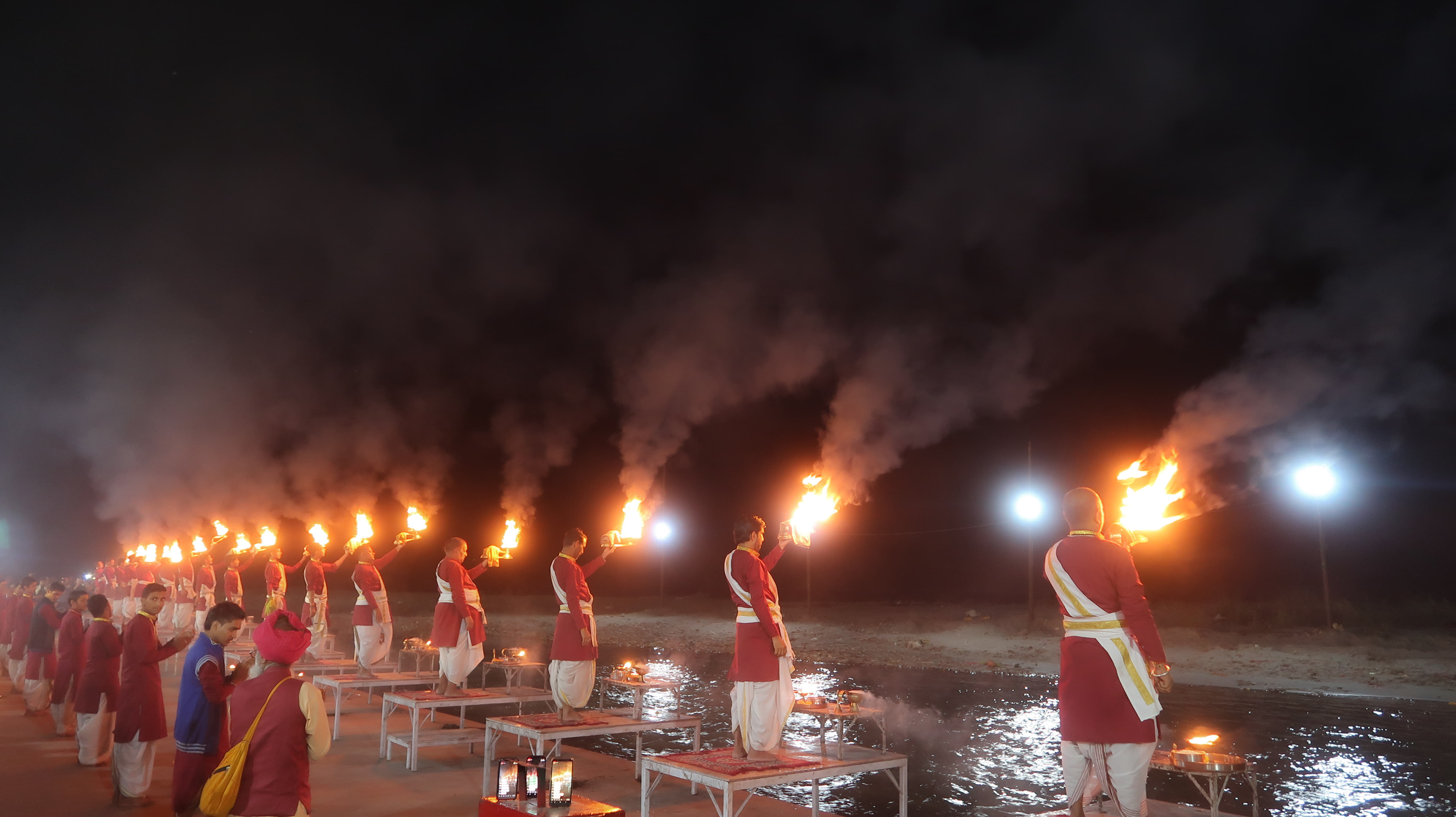 Attend Evening Aarti at Ram Ghat