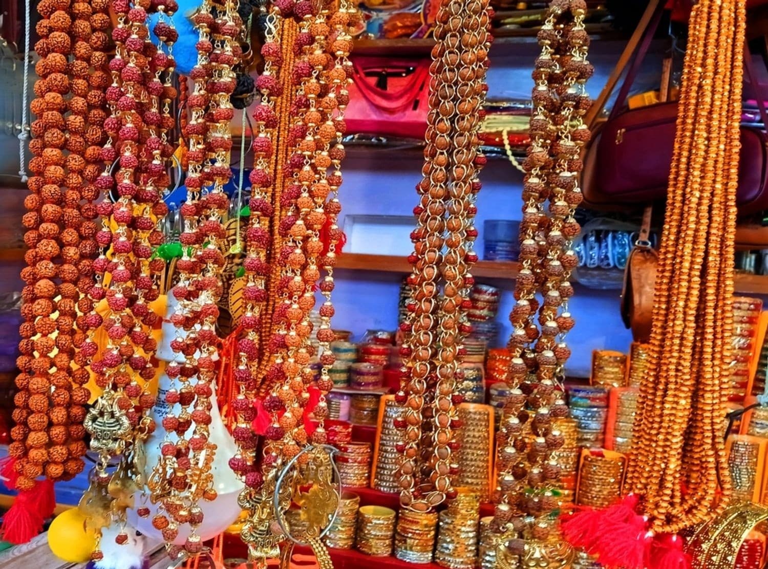 Enjoy Local Food and Street Shopping