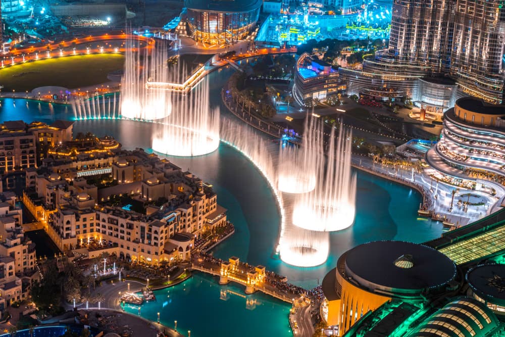 Enjoy The Dubai Fountain Show At Burj Khalifa Lake