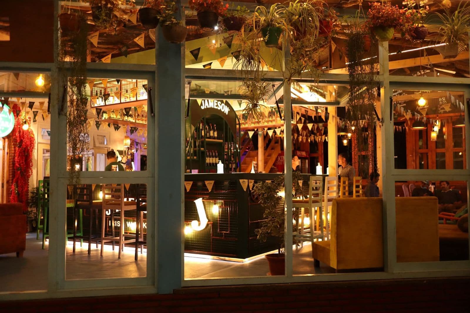 Panj Tara Café / Bar & Grill