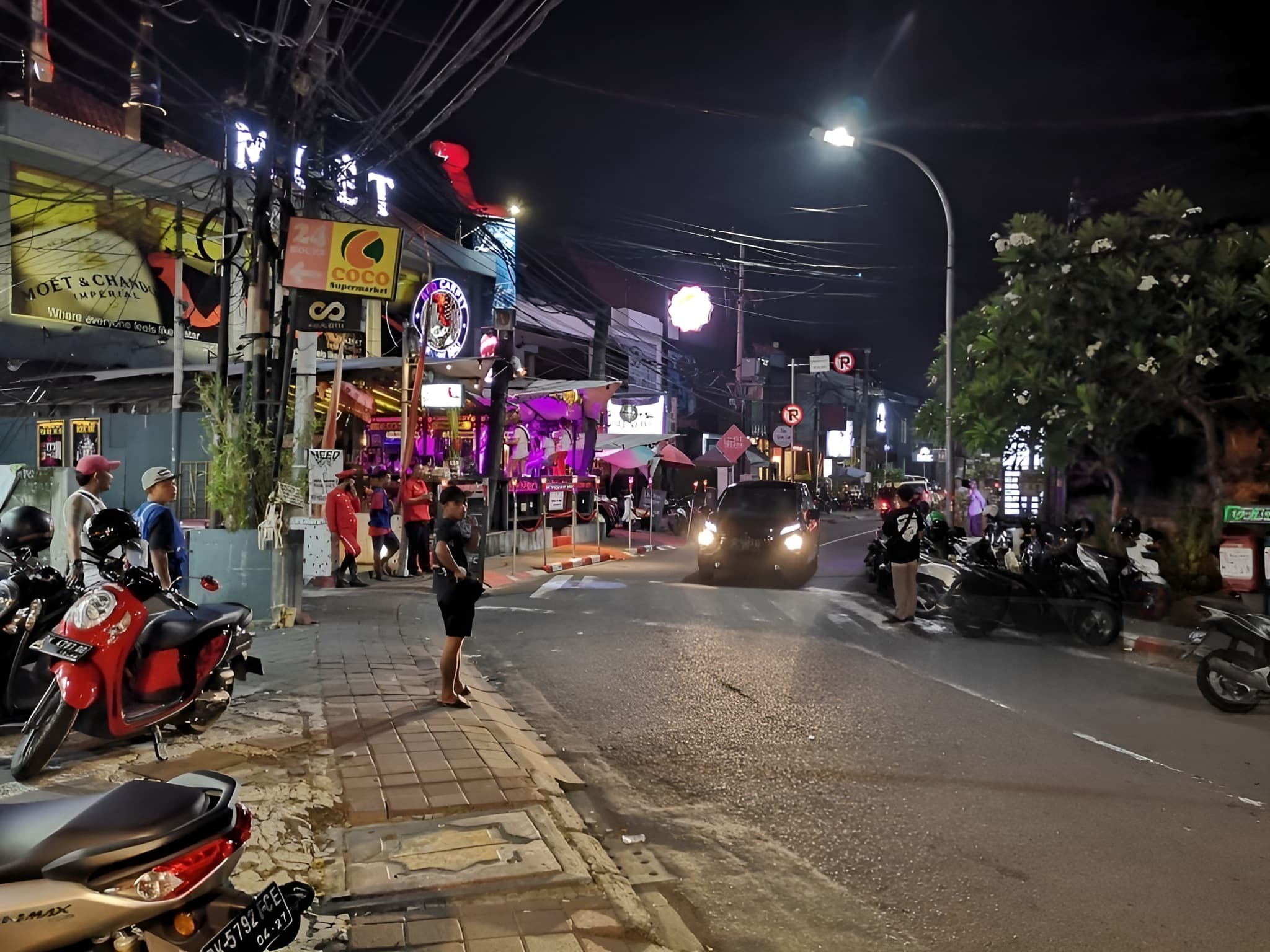 Double Six Street Market