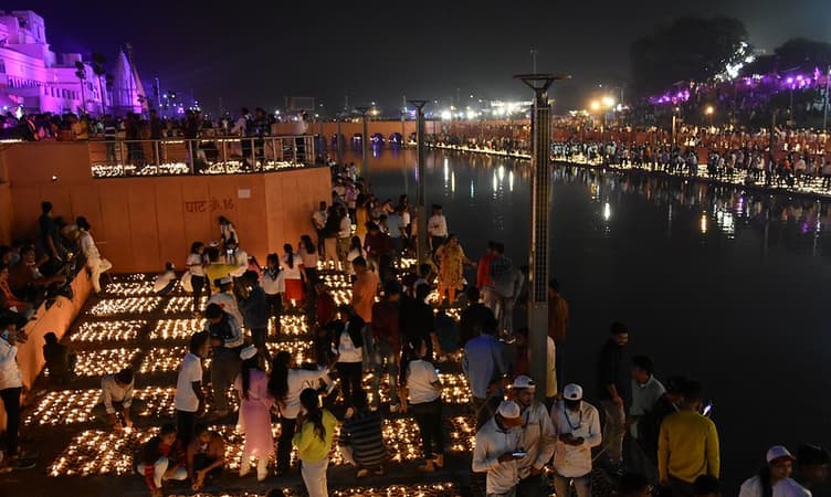 Sign Daan Diwali in Ayodhya | Best Places to Celebrate Diwali in 2025