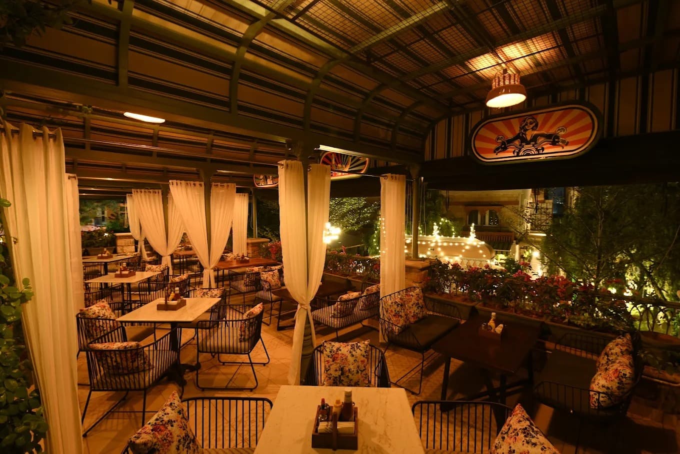 Clock Tower – For An Electrifying NYE Lounge Night