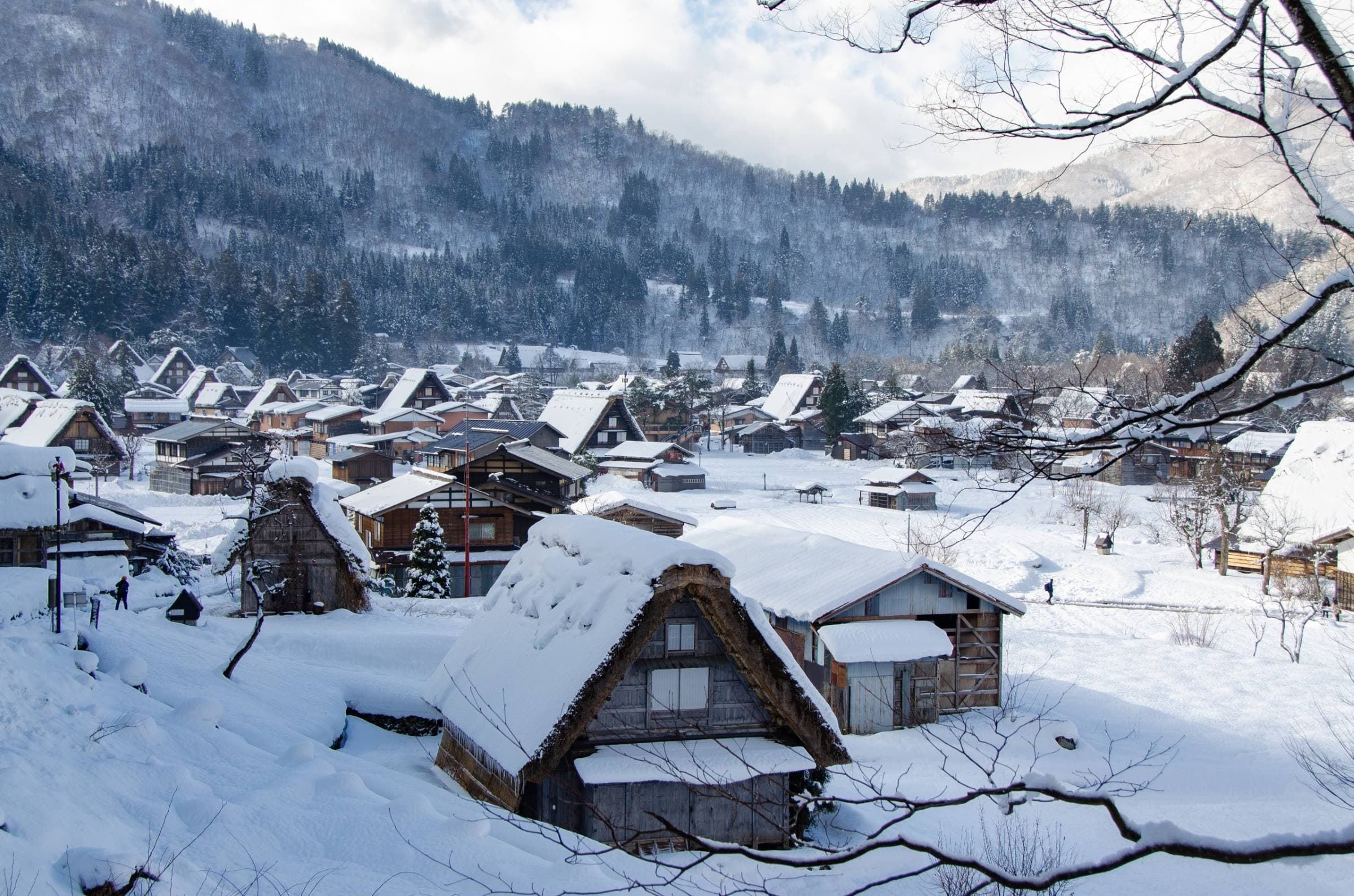 Shirakawa-go Snow Village 