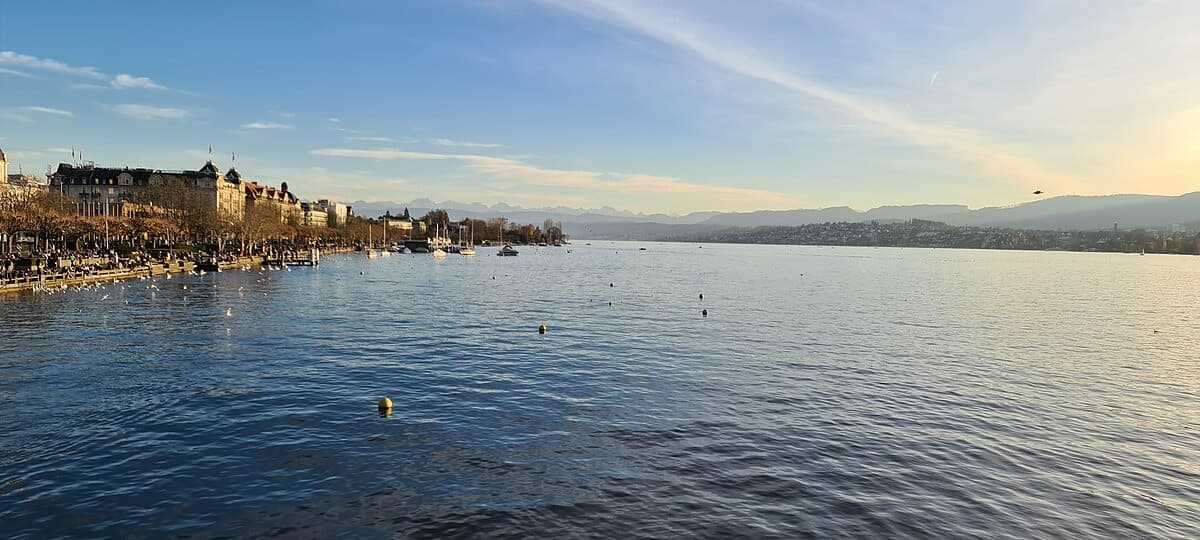 Lake Zurich Promenade