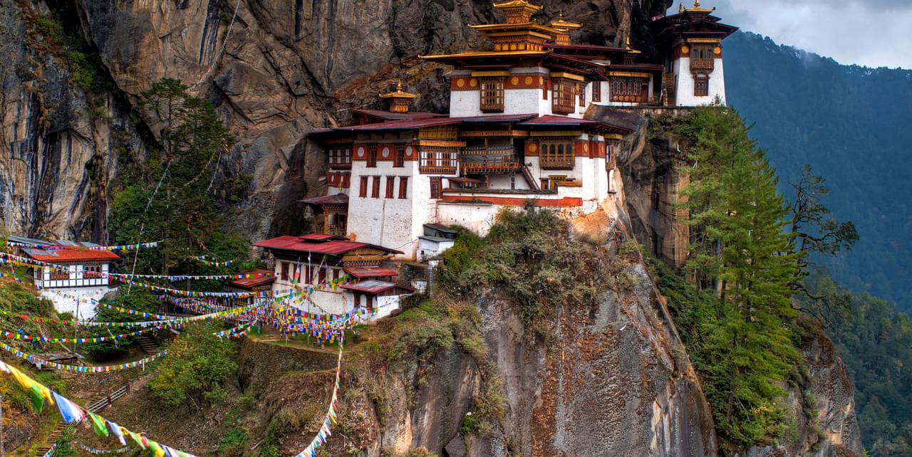 Take a Scenic Winter Drive Through the Paro Valley