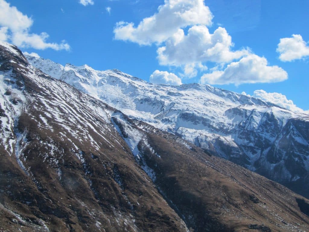 Experience Kheerganga’s winter trek