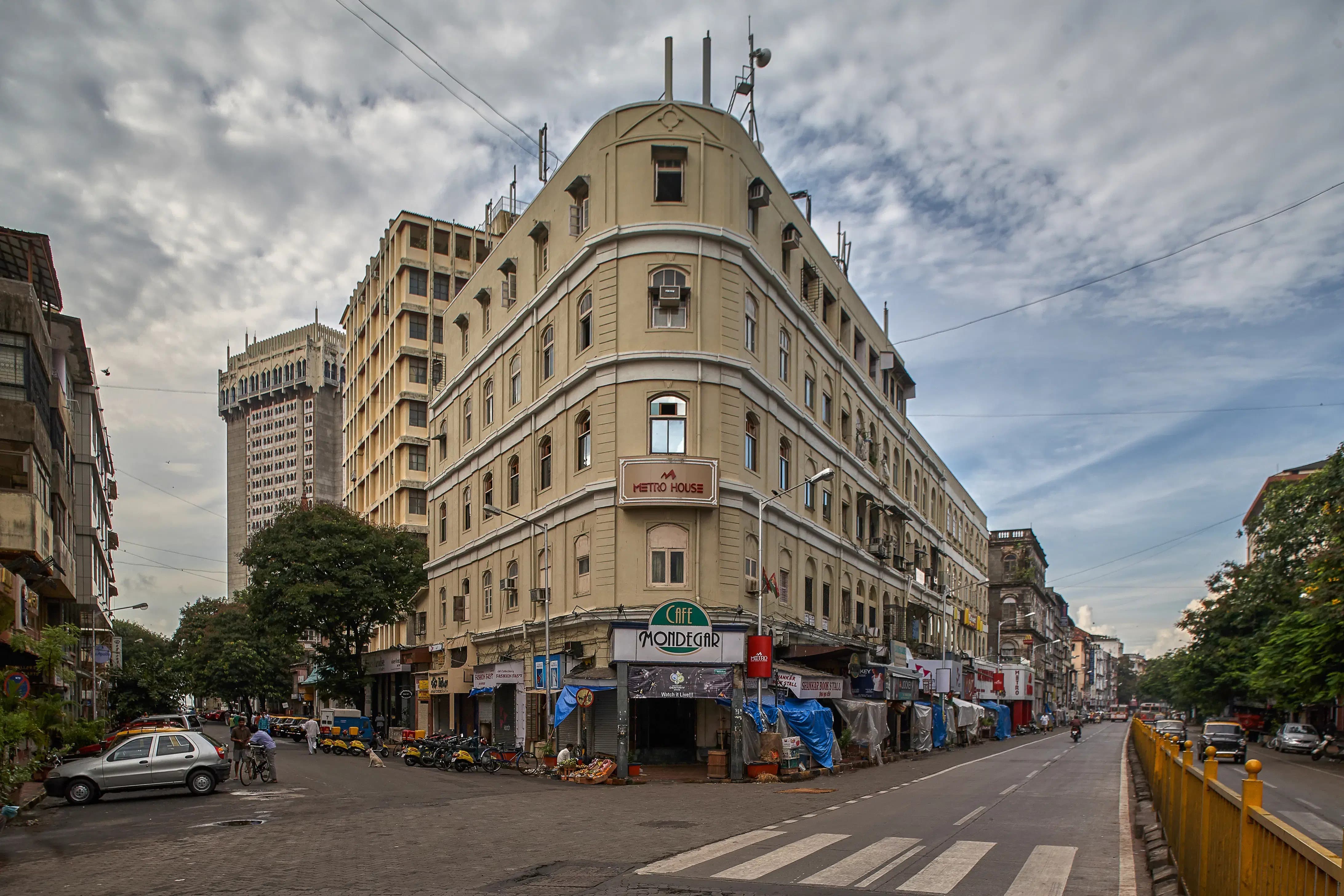 Visit Colaba Causeway